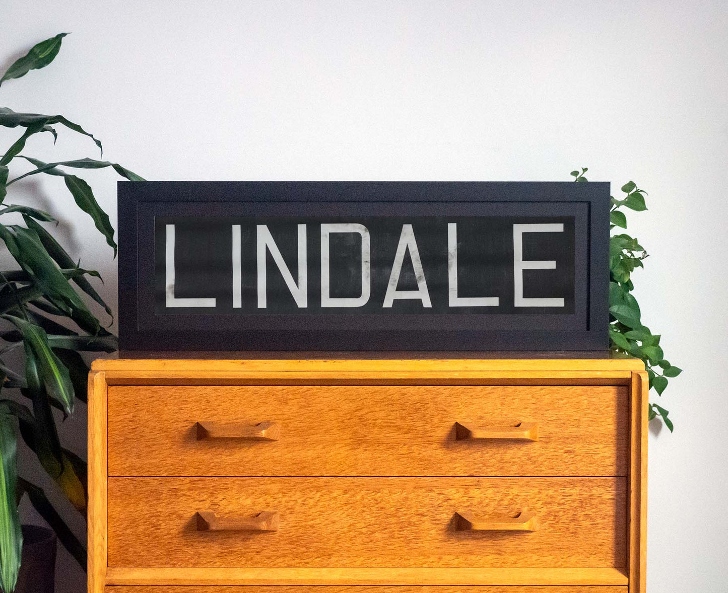 Lindale 1960s Framed Bus Blind